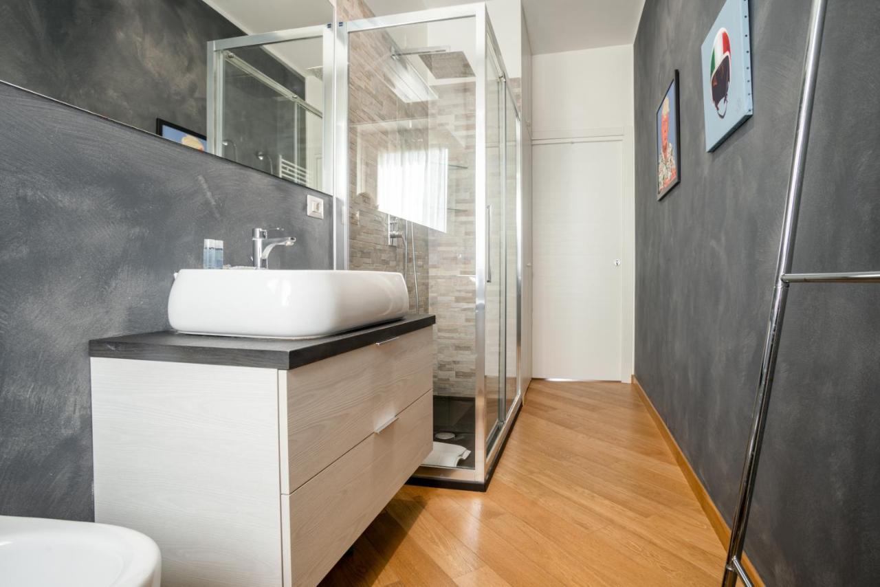 Elegante Bilocale In Zona Tortona Apartment มิลาน ภายนอก รูปภาพ